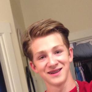 Meet your Posher, Avery